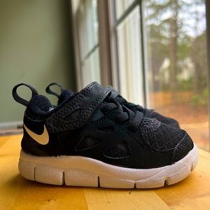 Toddler Nike Sneakers SIZE 5c